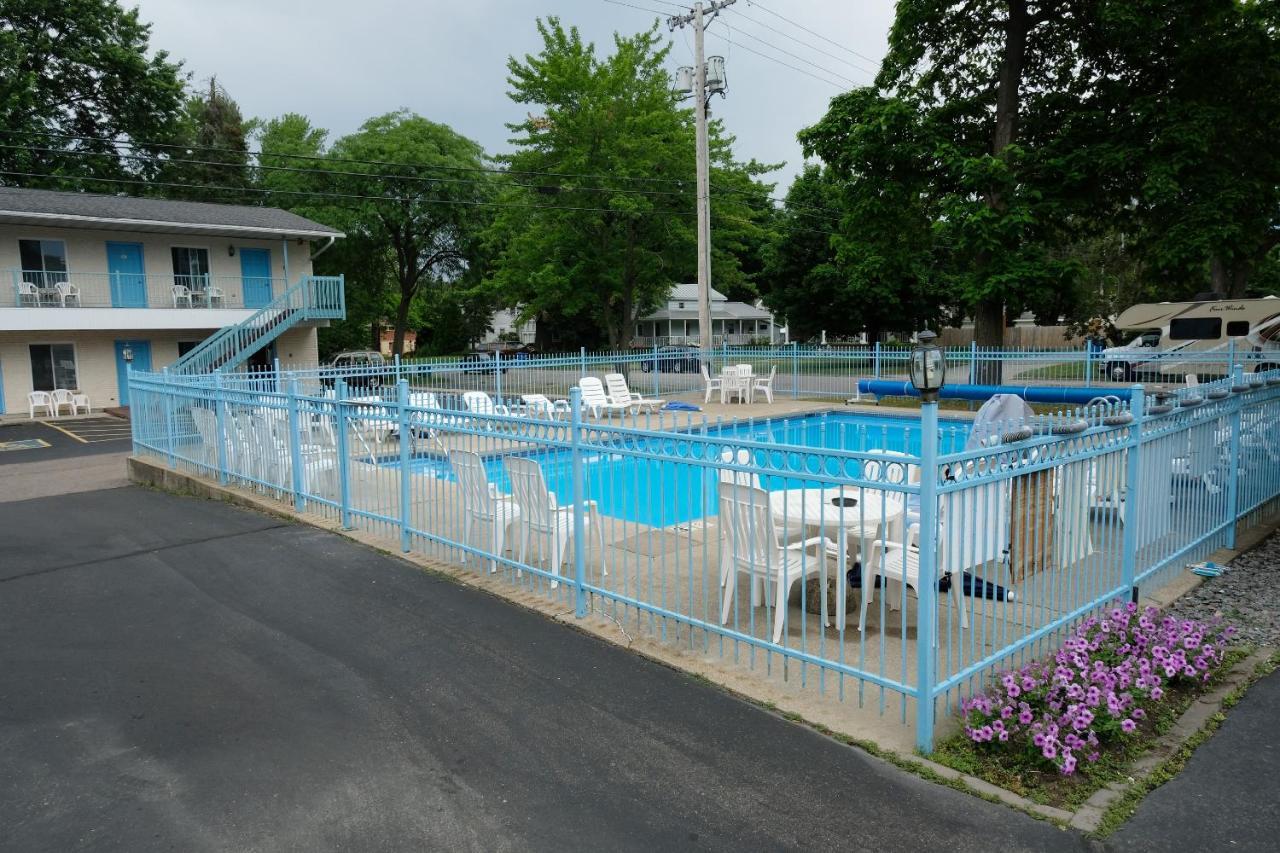 Starlite Motel Уисконсин Делс Екстериор снимка